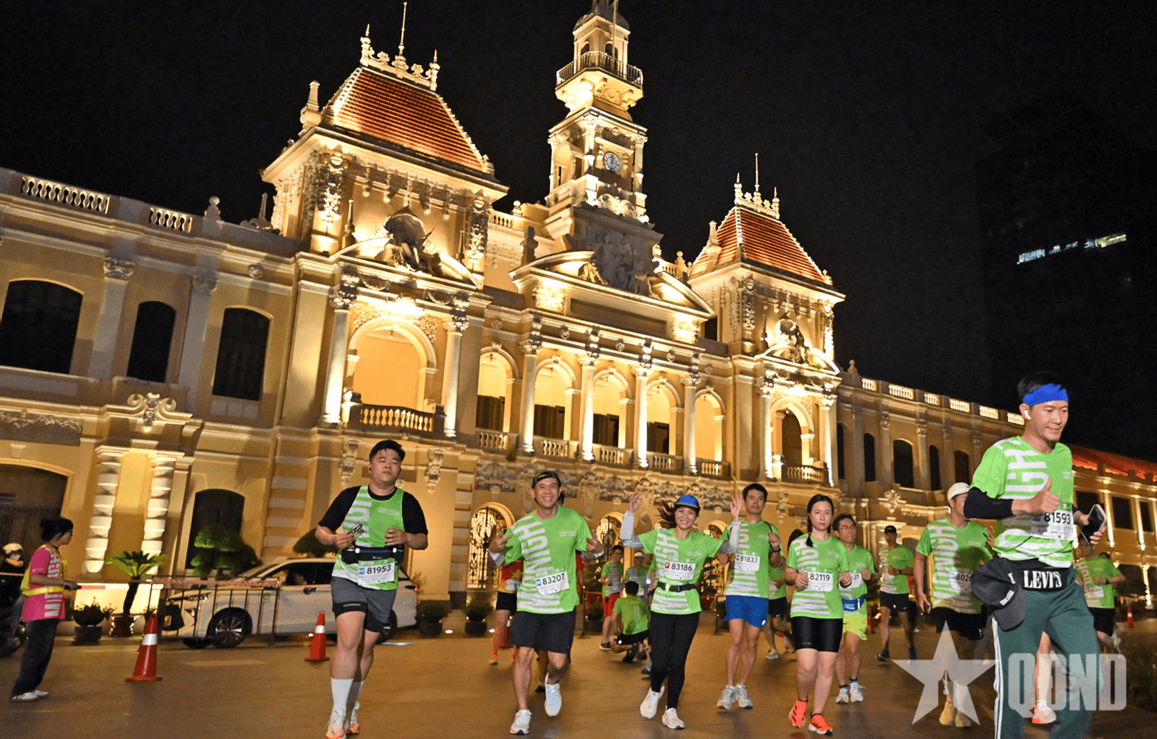 Hơn 12.000 vận động viên tham gia giải chạy đêm tại TP Hồ Chí Minh