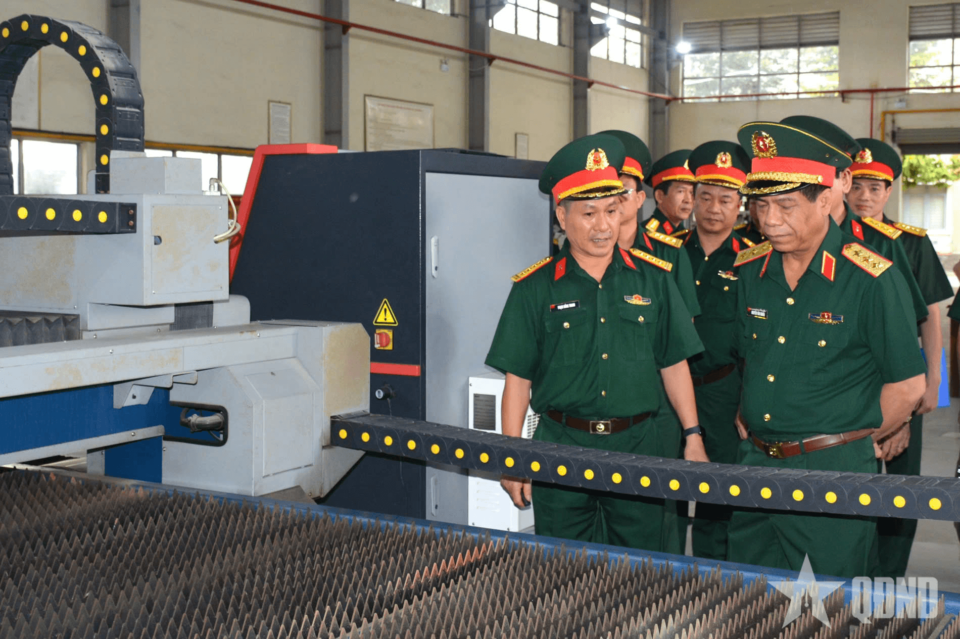 Thượng tướng Nguyễn Văn Nghĩa kiểm tra tại Trường Sĩ quan Kỹ thuật Quân sự