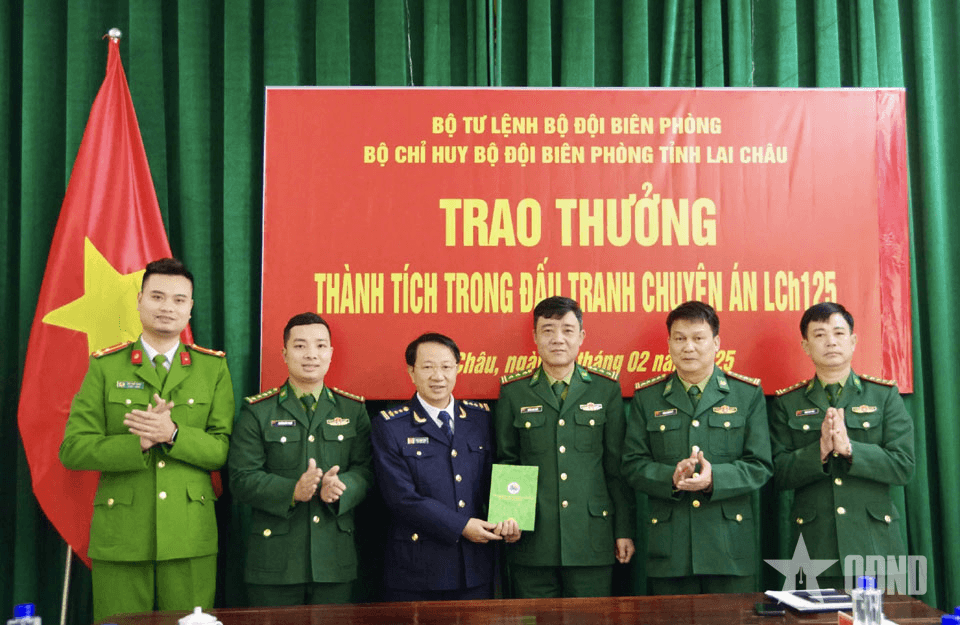 Lai Châu: Khen thưởng các lực lượng đấu tranh thành công chuyên án buôn lậu
