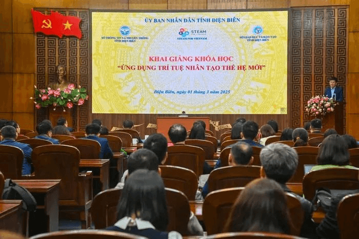 Điện Biên phổ cập kỹ năng AI tới giáo viên
