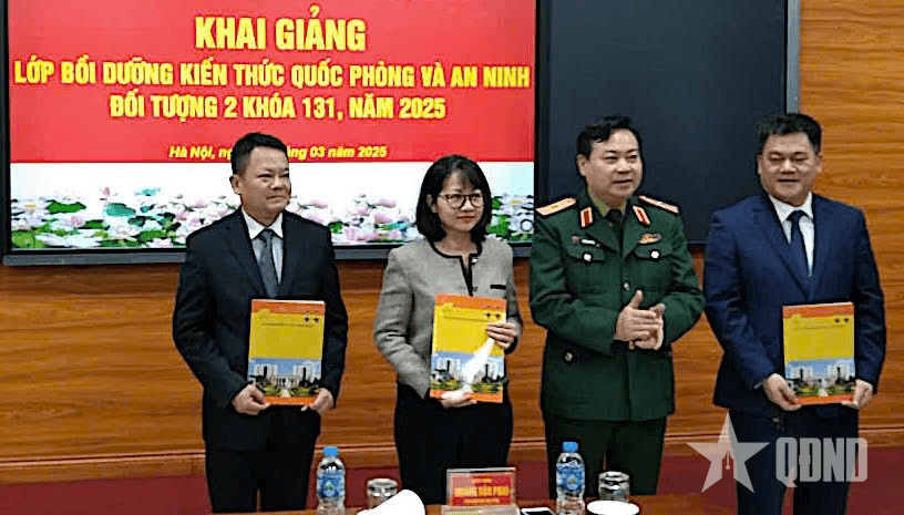 Học viện Chính trị khai giảng Lớp Bồi dưỡng kiến thức quốc phòng và an ninh đối tượng 2 khóa 131