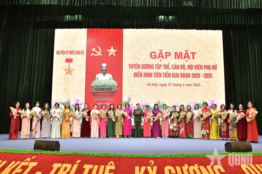 Học viện Kỹ thuật Quân sự tuyên dương tập thể, cán bộ, hội viên phụ nữ điển hình tiên tiến giai đoạn 2020-2025