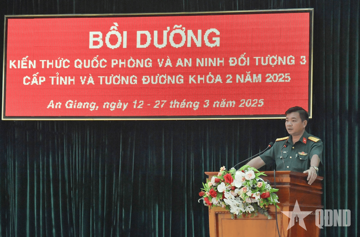 An Giang: Khai giảng lớp bồi dưỡng kiến thức quốc phòng và an ninh đối tượng 3