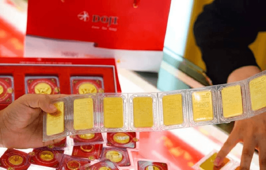 Giá vàng hôm nay (14-3): Tăng vọt lên mức kỷ lục