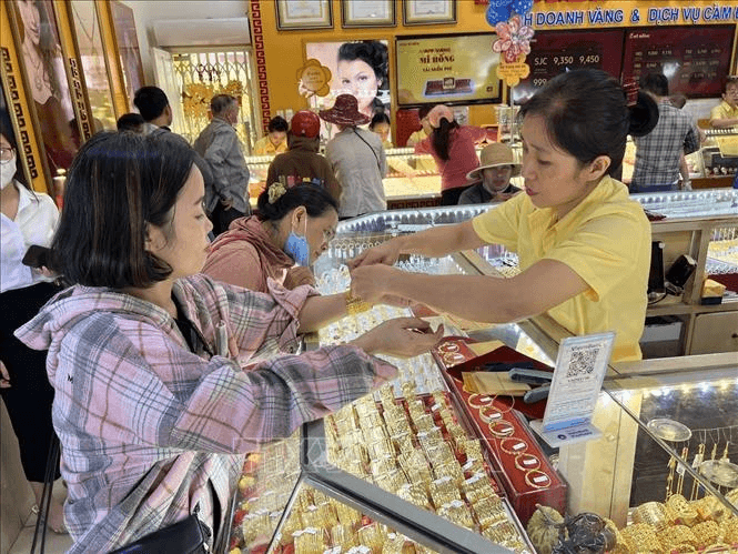 Nhà đầu tư thận trọng, tránh tâm lý sợ mất cơ hội khi giá vàng tăng