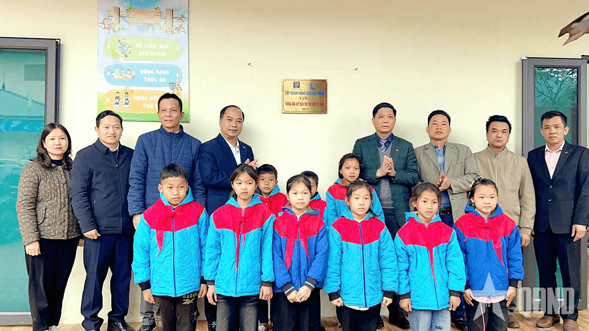 Lễ gắn biển công trình thư viện tặng trẻ em khó khăn huyện Yên Minh, tỉnh Hà Giang