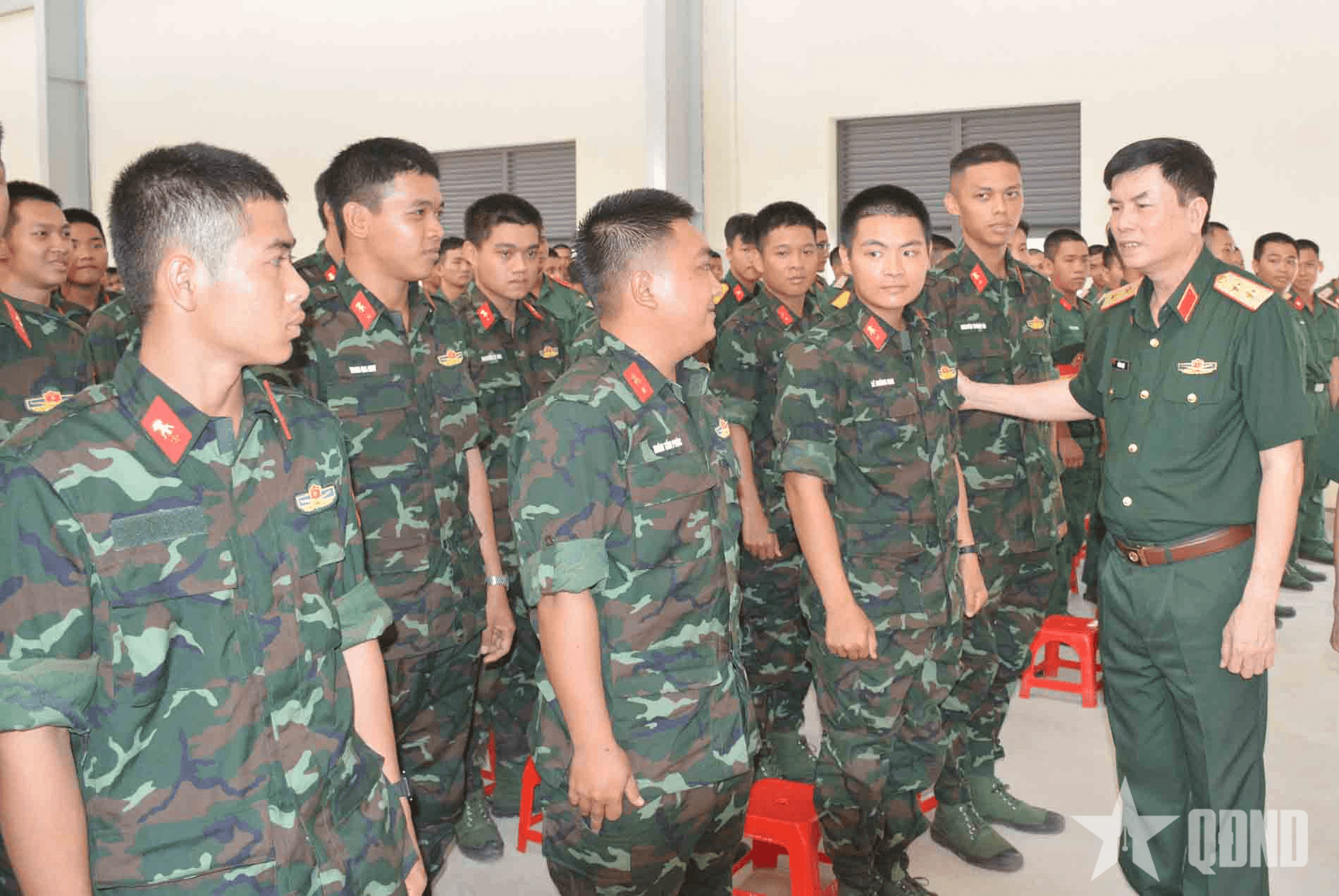 Chính ủy Tổng cục Hậu cần – Kỹ thuật giao lưu, đối thoại với chiến sĩ mới Trường Sĩ quan Kỹ thuật Quân sự