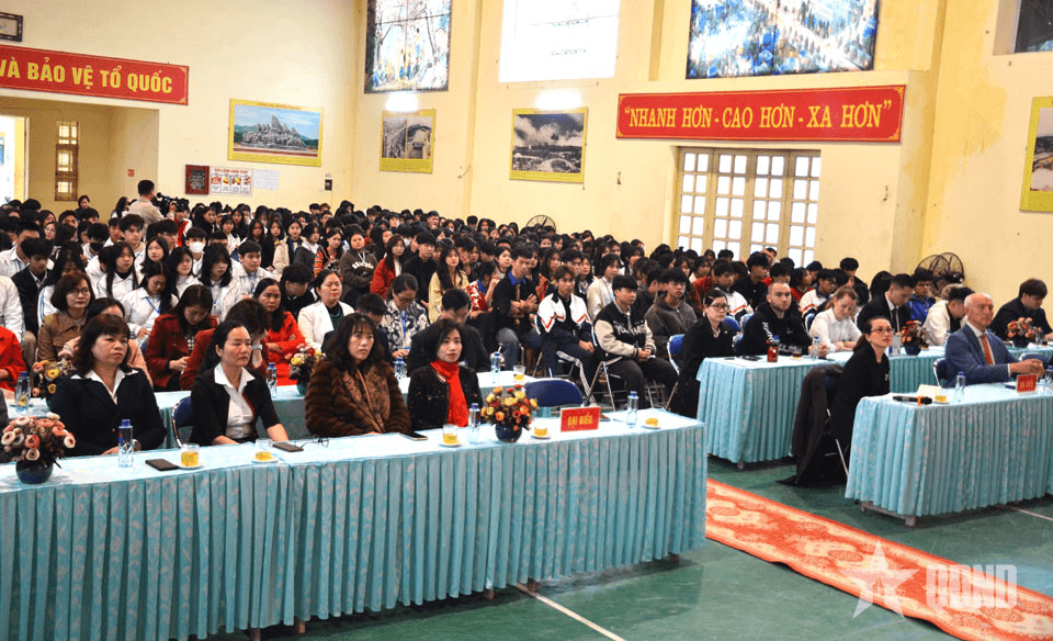 Điện Biên: Hơn 500 học sinh tham gia tư vấn tuyển sinh và giới thiệu học bổng tại Nga