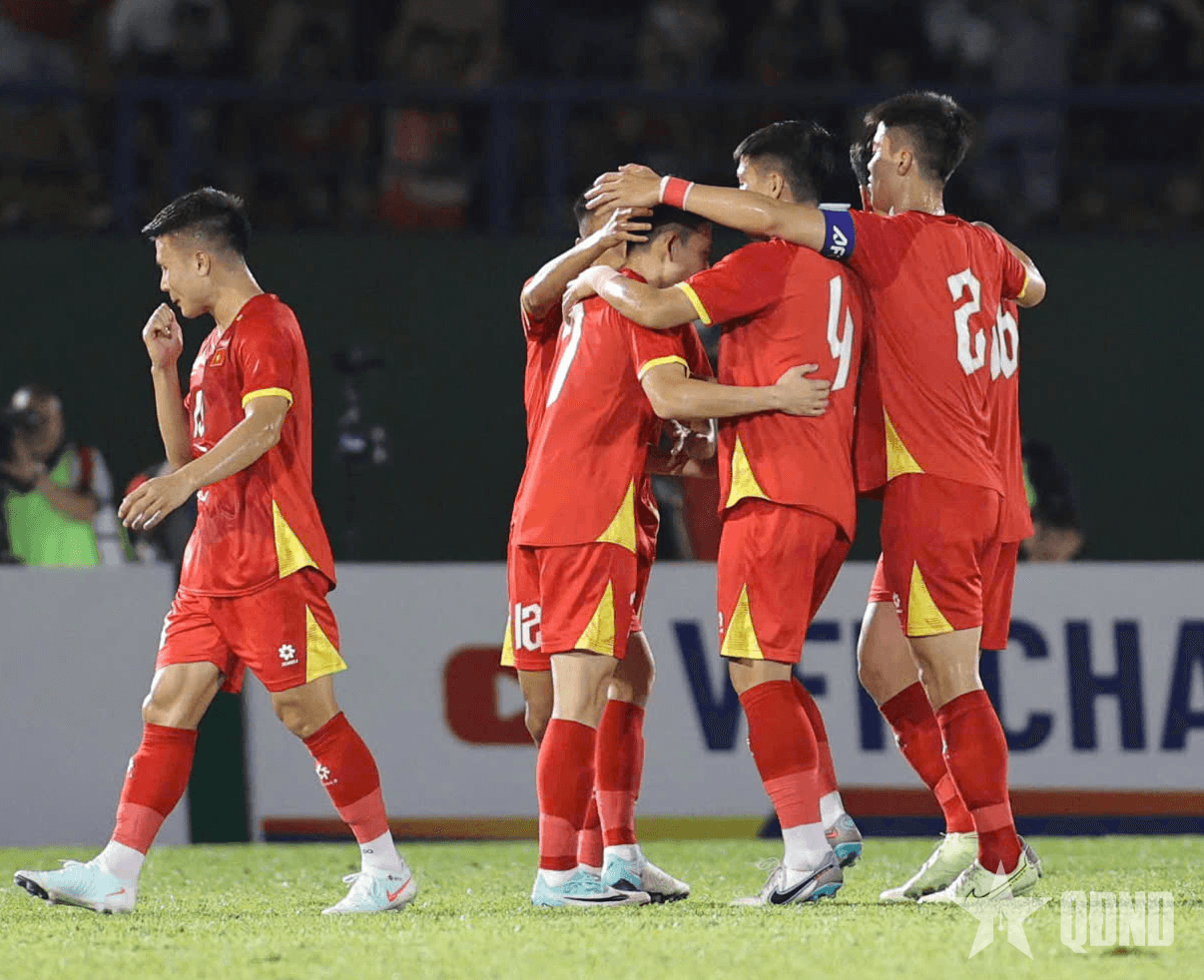 Hai Long, Văn Vĩ lập công, đội tuyển Việt Nam thắng Campuchia 2-1