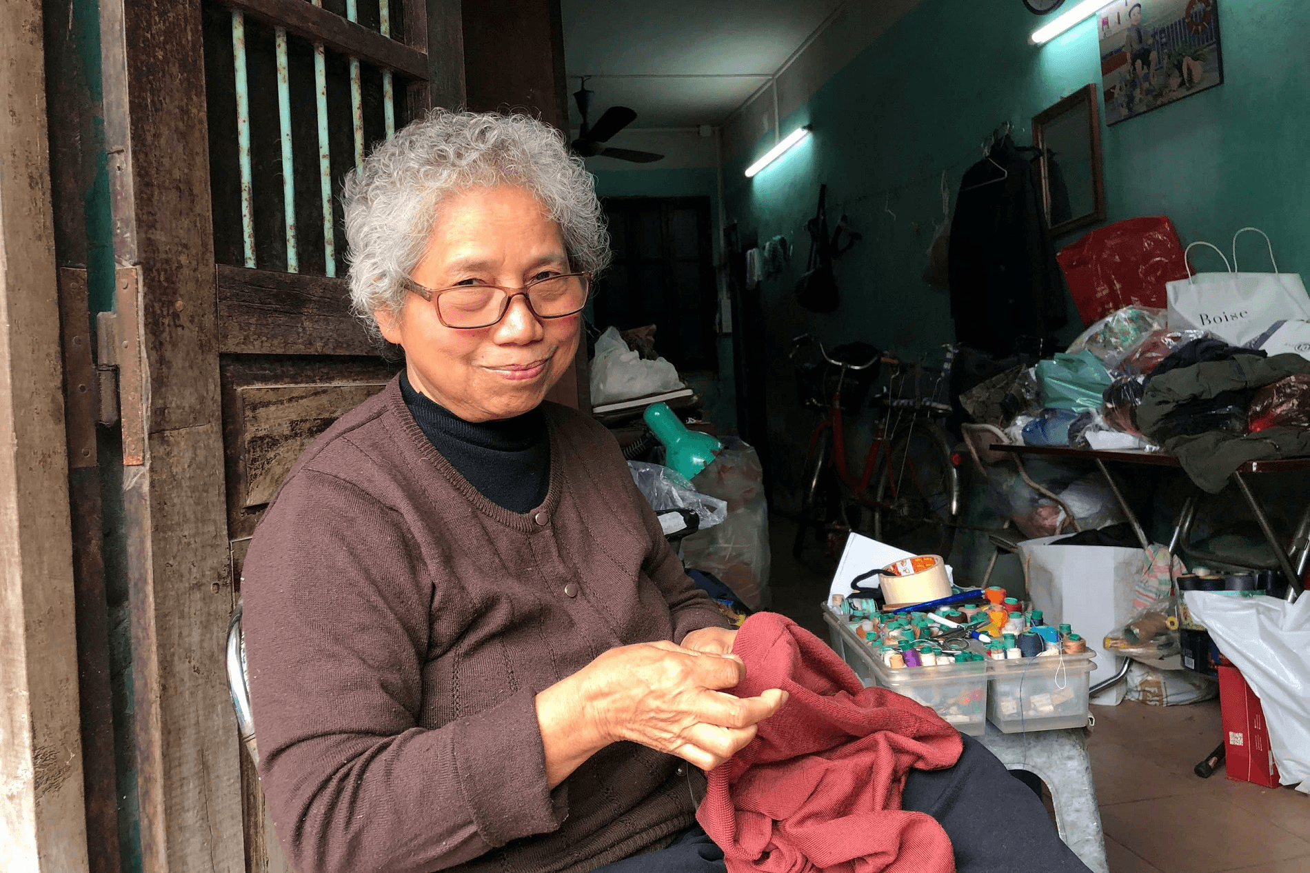 Vá lại dáng xưa qua từng mũi chỉ