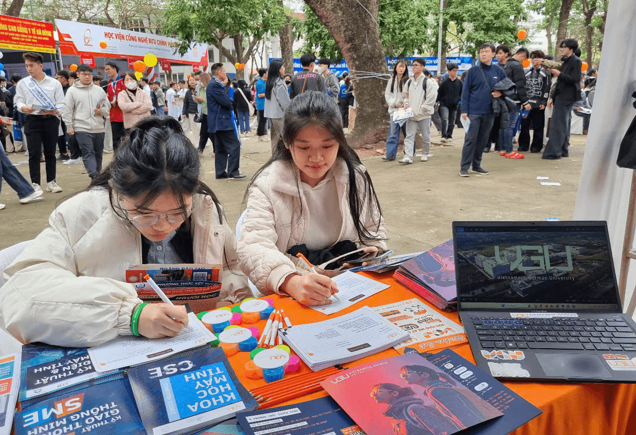 Trường Đại học Việt Đức trao học bổng tặng tất cả sinh viên ngành mới
