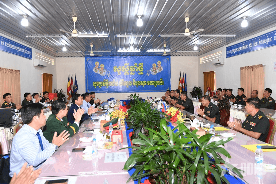 Ban chỉ đạo 515 tỉnh Long An làm việc tại Quân khu Đặc biệt, Quân đội Hoàng gia Campuchia