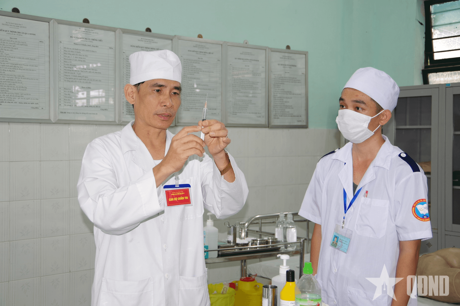 Người thầy mẫu mực, tâm huyết với nghề