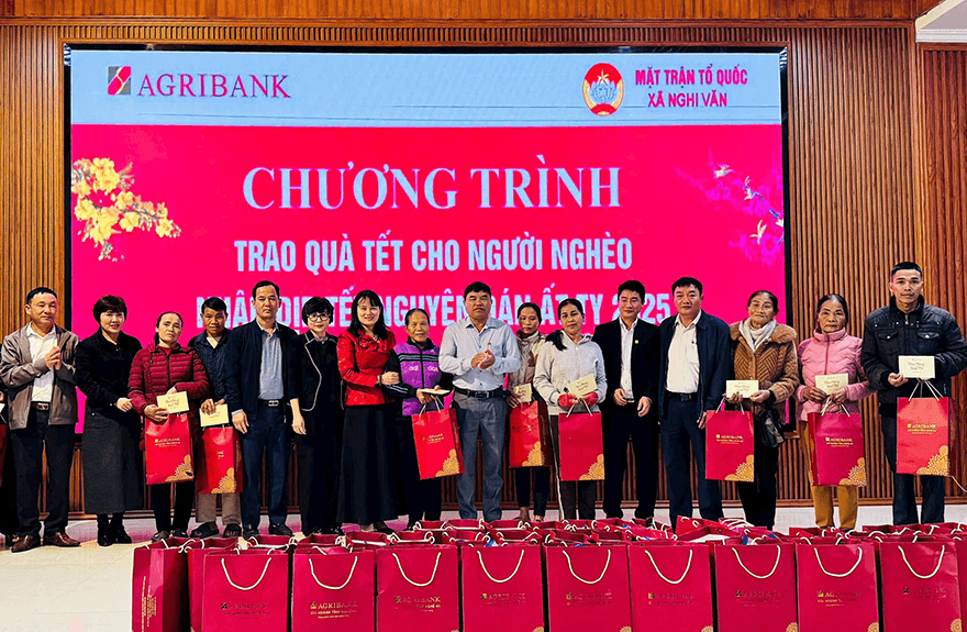 Agribank trao 100 suất quà Tết tặng hộ nghèo huyện Nghi Lộc