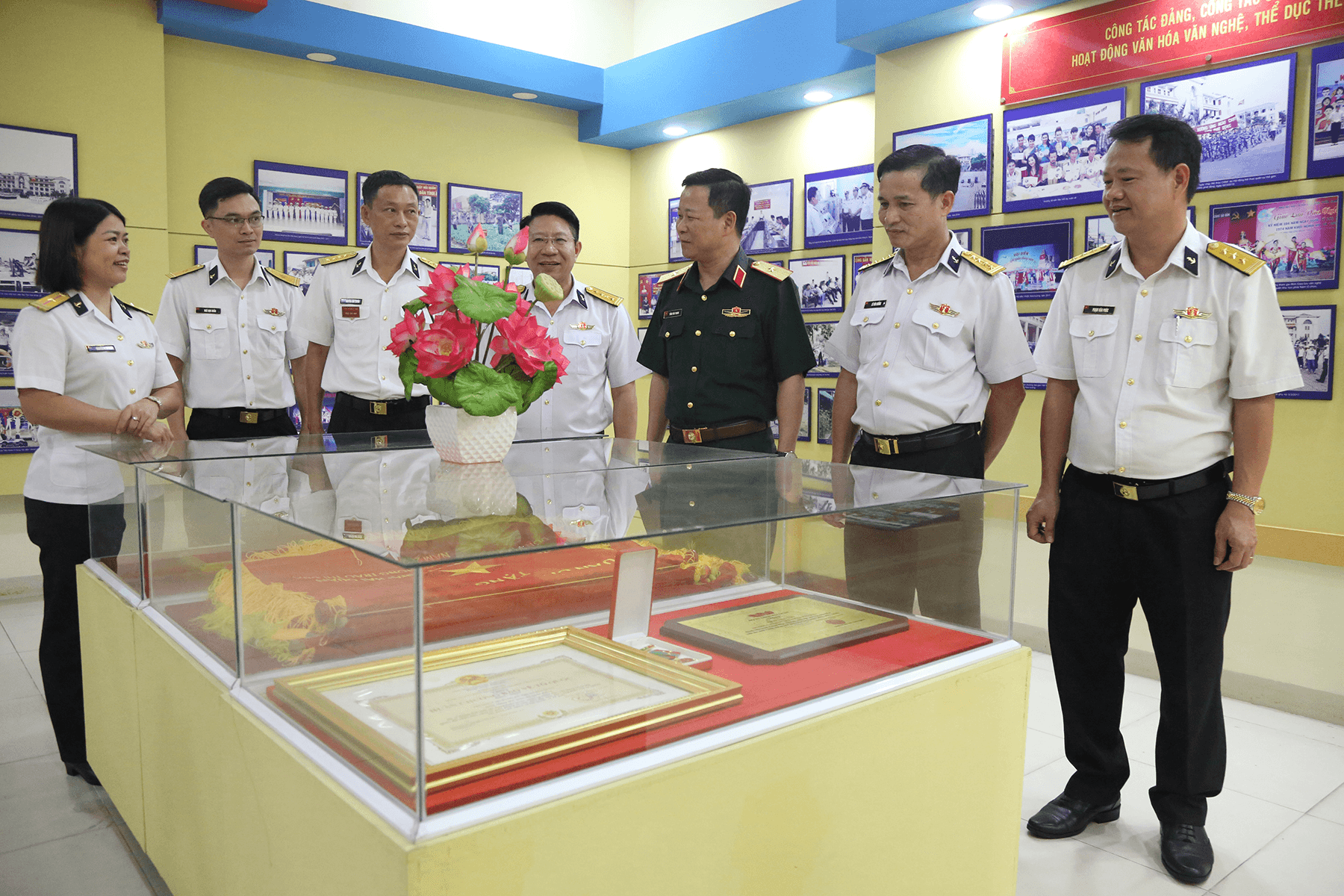 Tổng cục Chính trị kiểm tra công tác giáo dục khoa học xã hội và nhân văn tại Trường Cao đẳng Kỹ thuật Hải quân