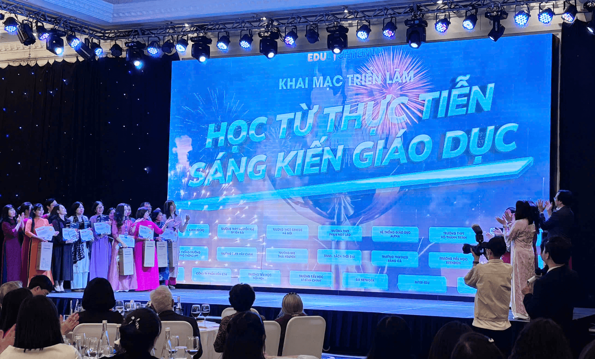 Triển lãm 21 mô hình sáng kiến giáo dục đổi mới