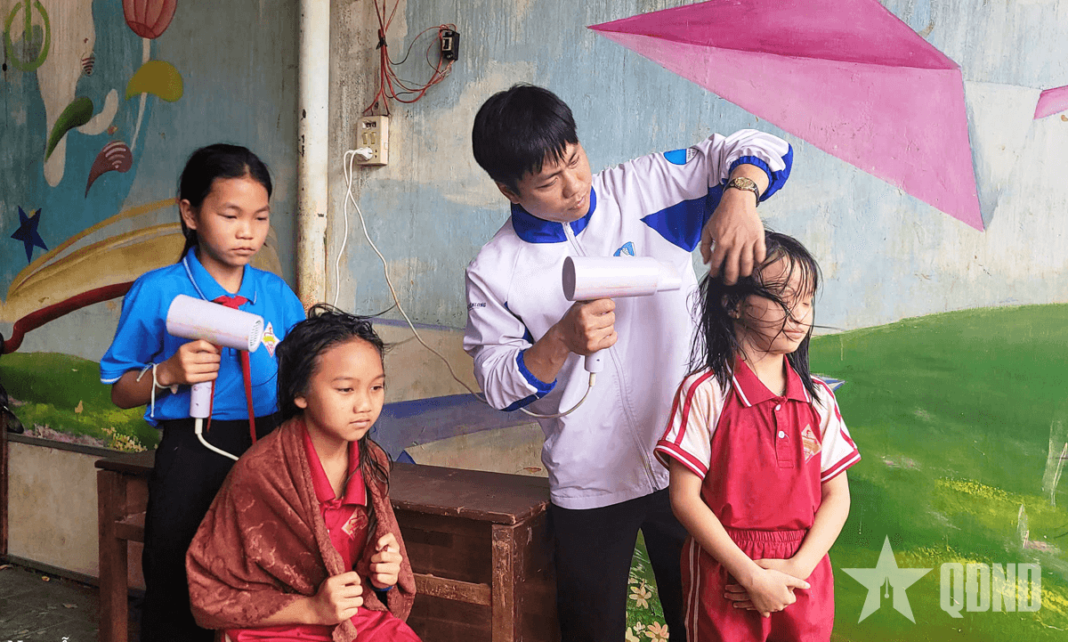 Thầy Tâm tâm huyết với học trò nghèo