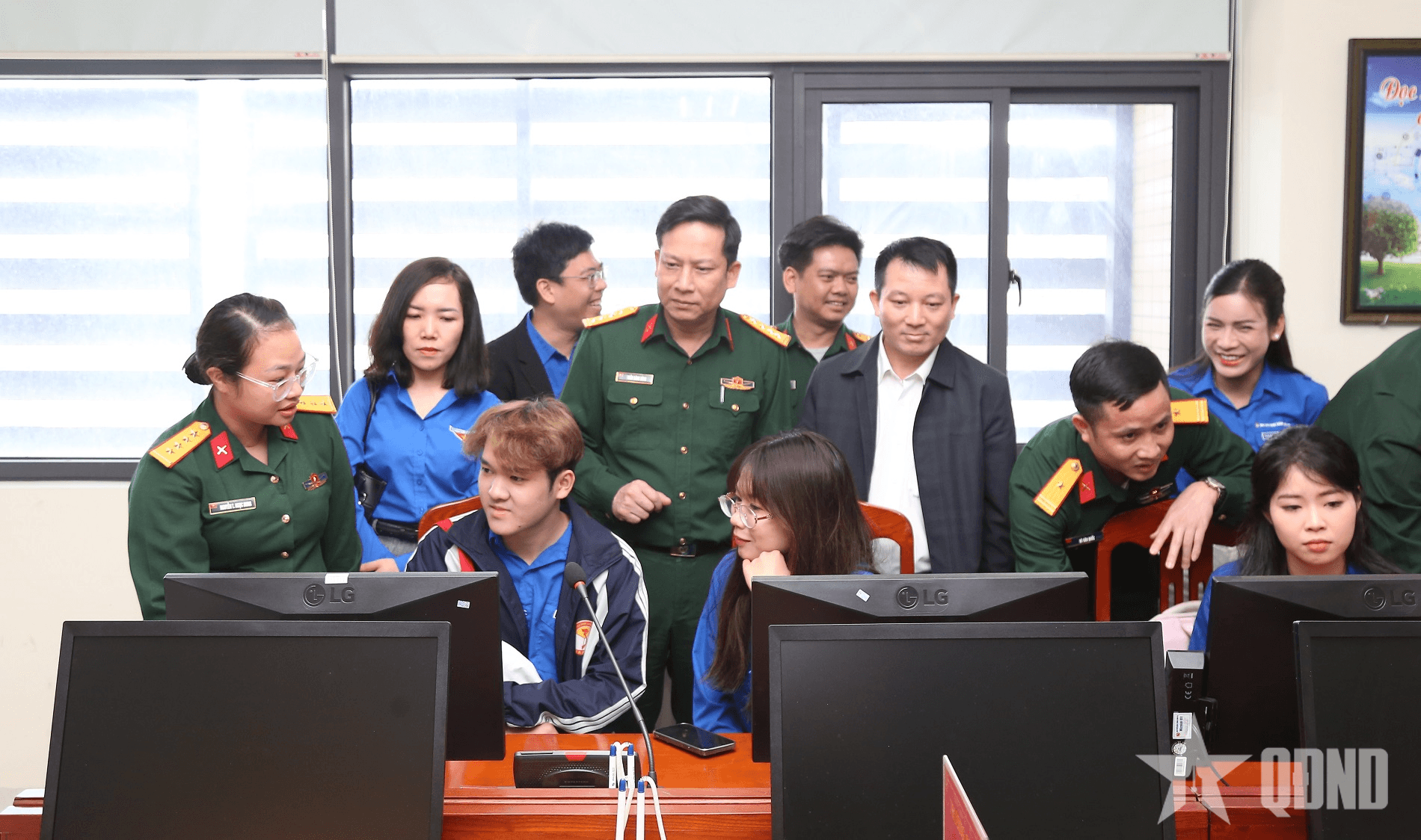 Trao đổi hoạt động bảo vệ nền tảng tư tưởng của Đảng tại Trường Sĩ quan Chính trị