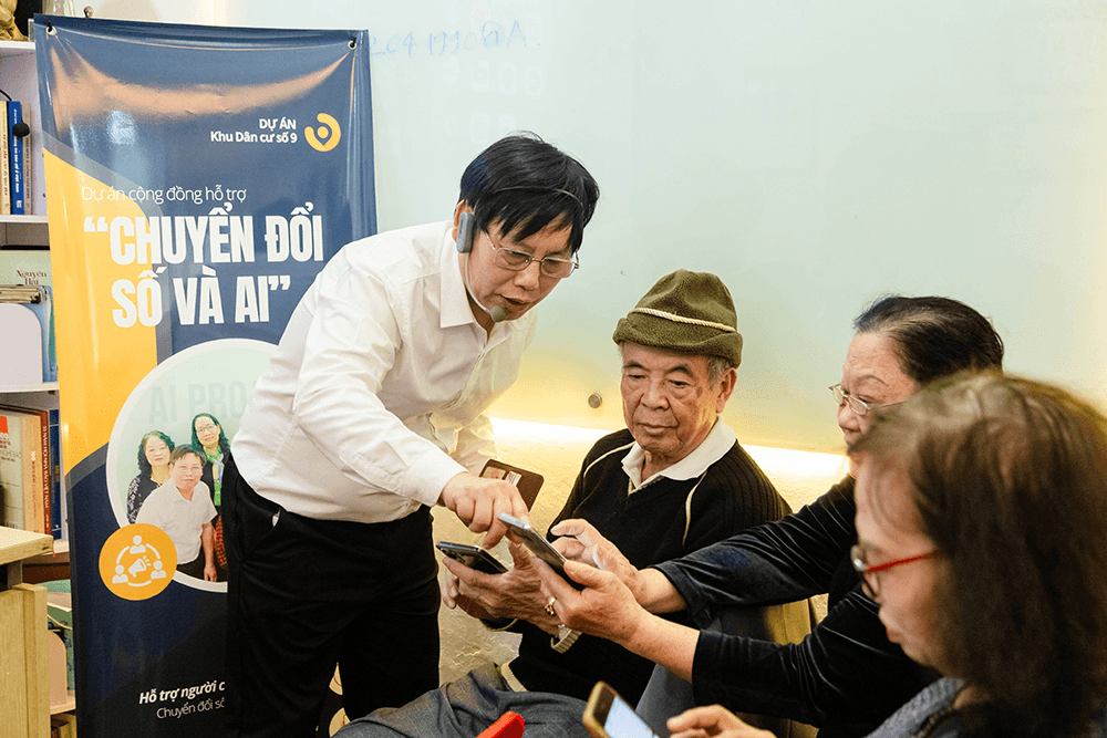 Chuyển đổi số và AI không chỉ dành cho người trẻ