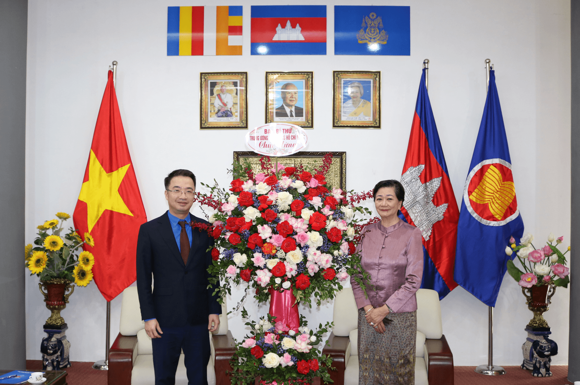 Trung ương Đoàn TNCS Hồ Chí Minh chúc mừng Tết cổ truyền Chôl Chnăm Thmây