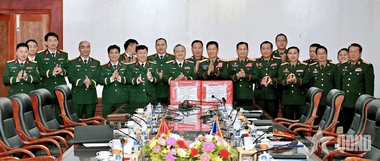 Binh đoàn 15 thăm, chúc Tết Bunpimay và tăng cường hợp tác tại Lào