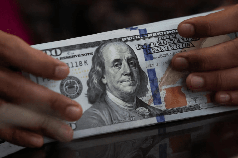 Tỷ giá USD hôm nay (12-4): Đồng USD rớt xuống mức đáy 3 năm so với EUR