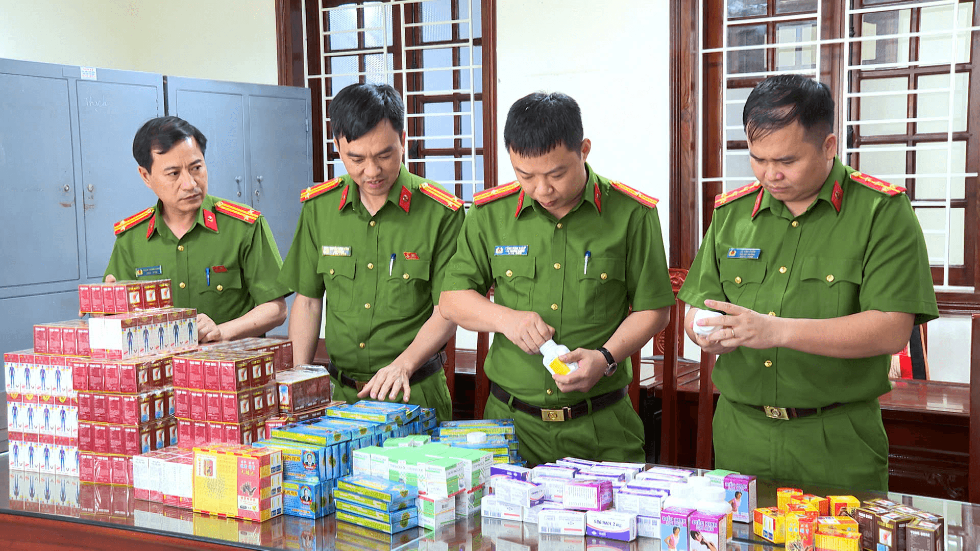 Bộ Y tế yêu cầu các Sở Y tế và bệnh viện rà soát thuốc giả