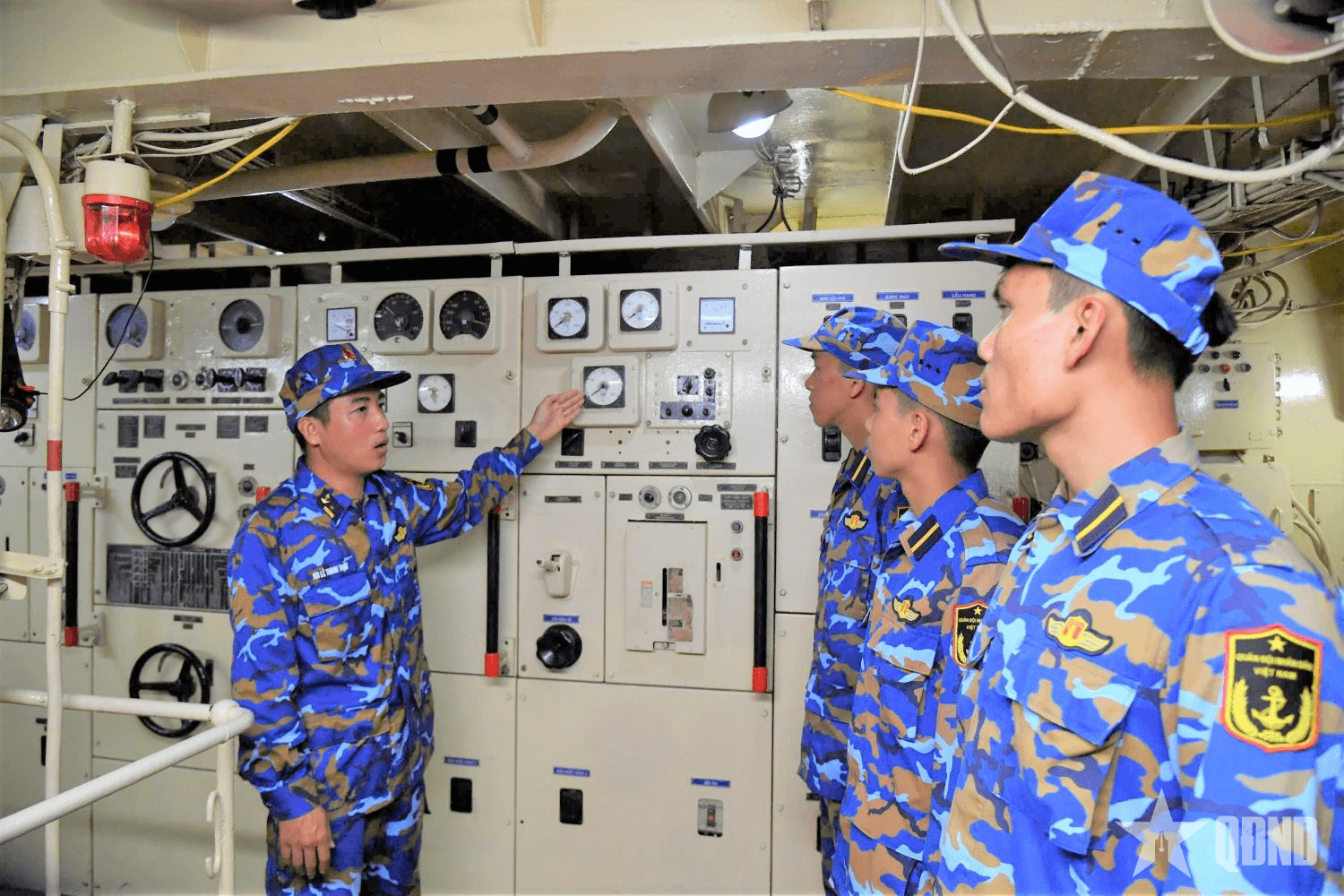 Tàu 936 (Học viện Hải quân) hoàn thành tốt nhiệm vụ huấn luyện đi biển Trường Sa