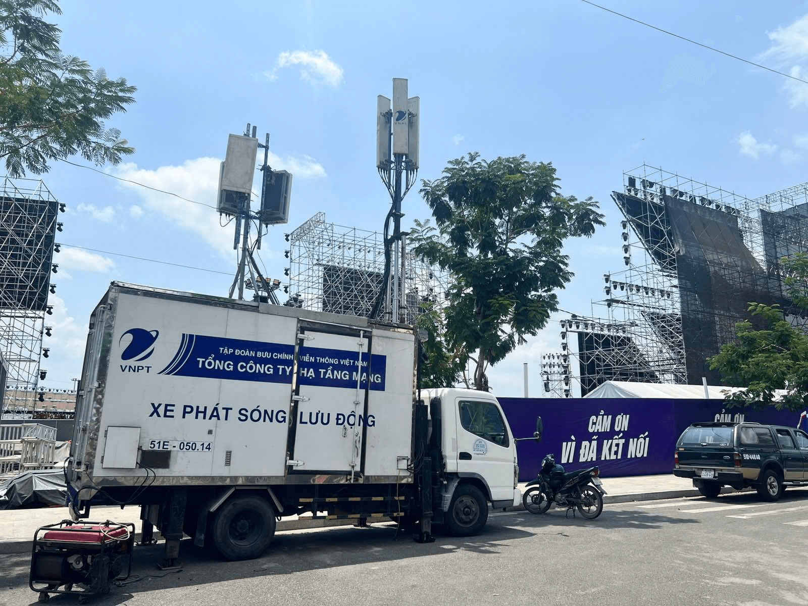 Bảo đảm thông tin liên lạc thông suốt dịp nghỉ Lễ 30-4 và 1-5