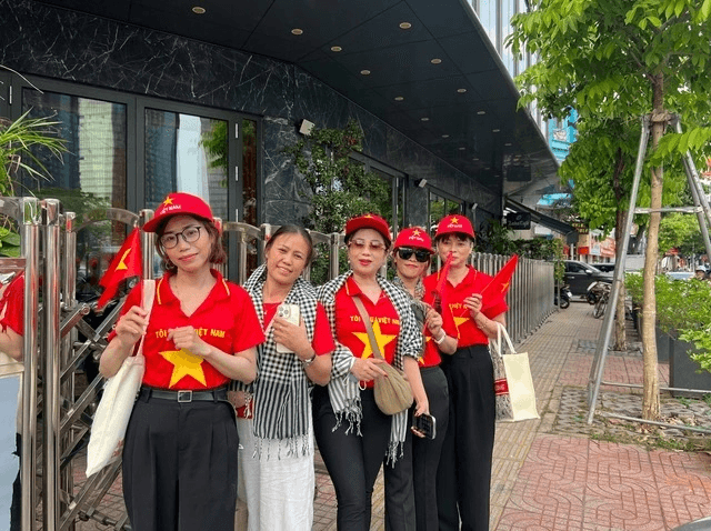 Trang phục màu cờ