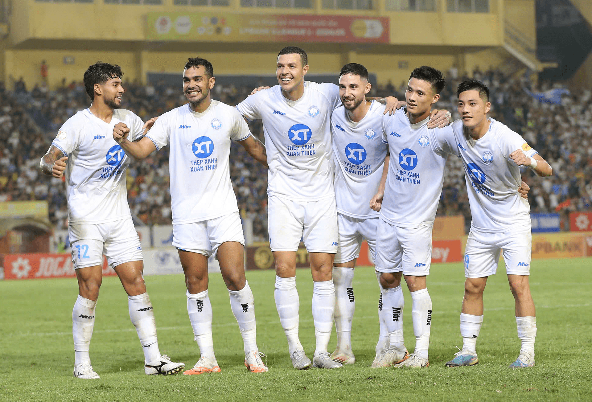 Thép Xanh Nam Định tiến gần tới ngôi vô địch V-League 2024-2025