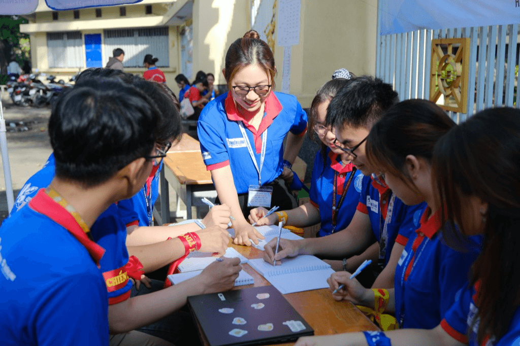 Ứng dụng AI trong “Tiếp sức mùa thi” 2025