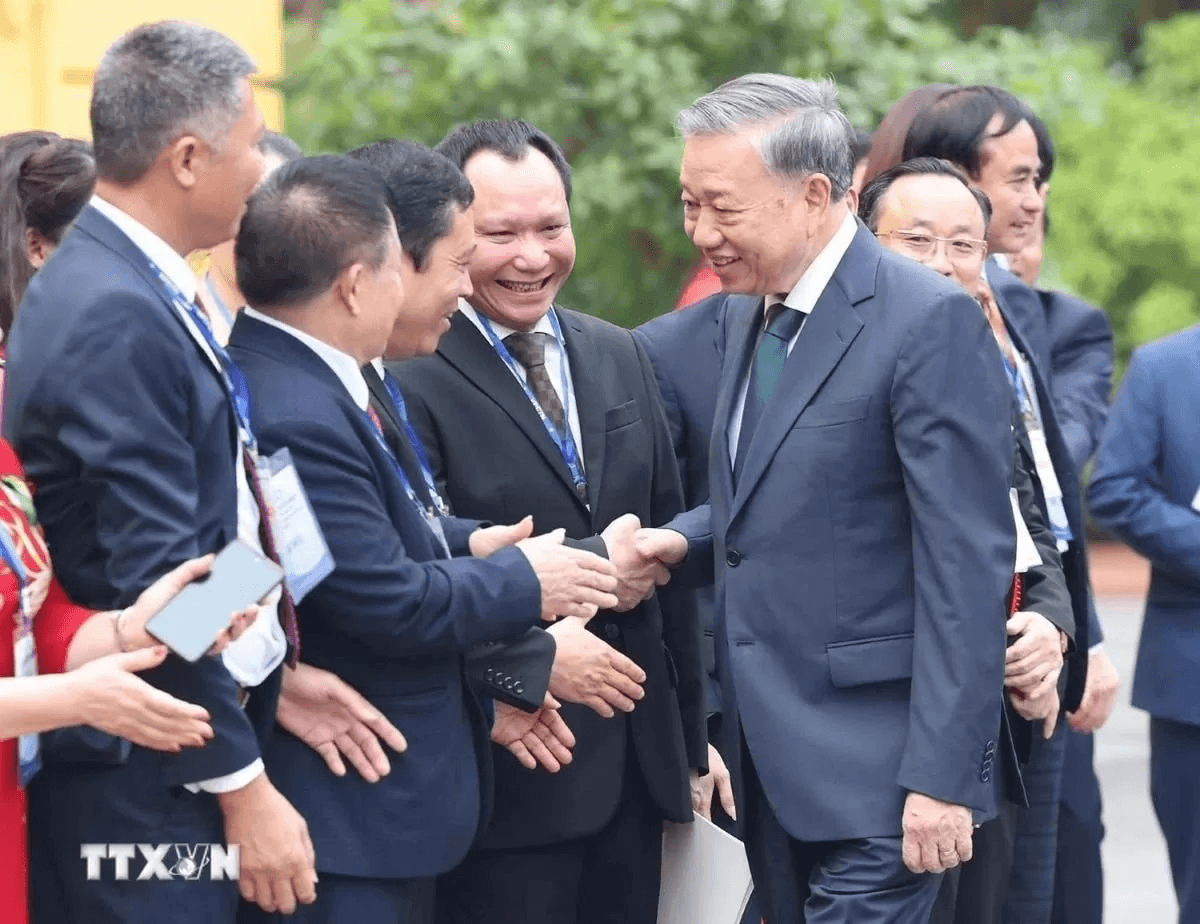 Doanh nhân và chiến sĩ