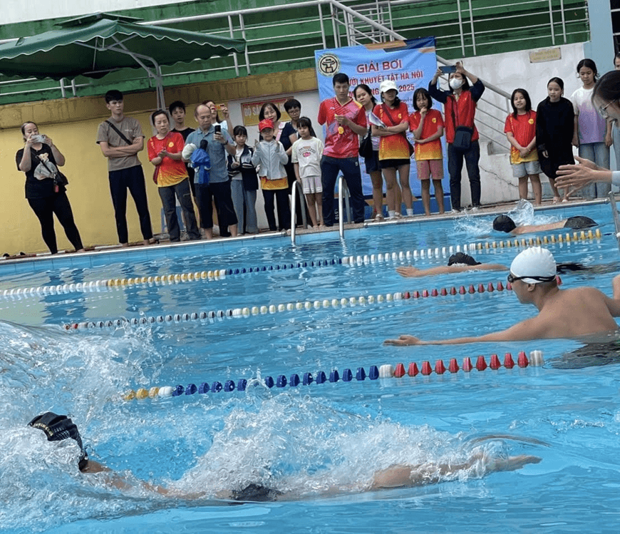 Hà Nội: Ấm áp những nụ cười ở Giải bơi người khuyết tật Hà Nội mở rộng năm 2025
