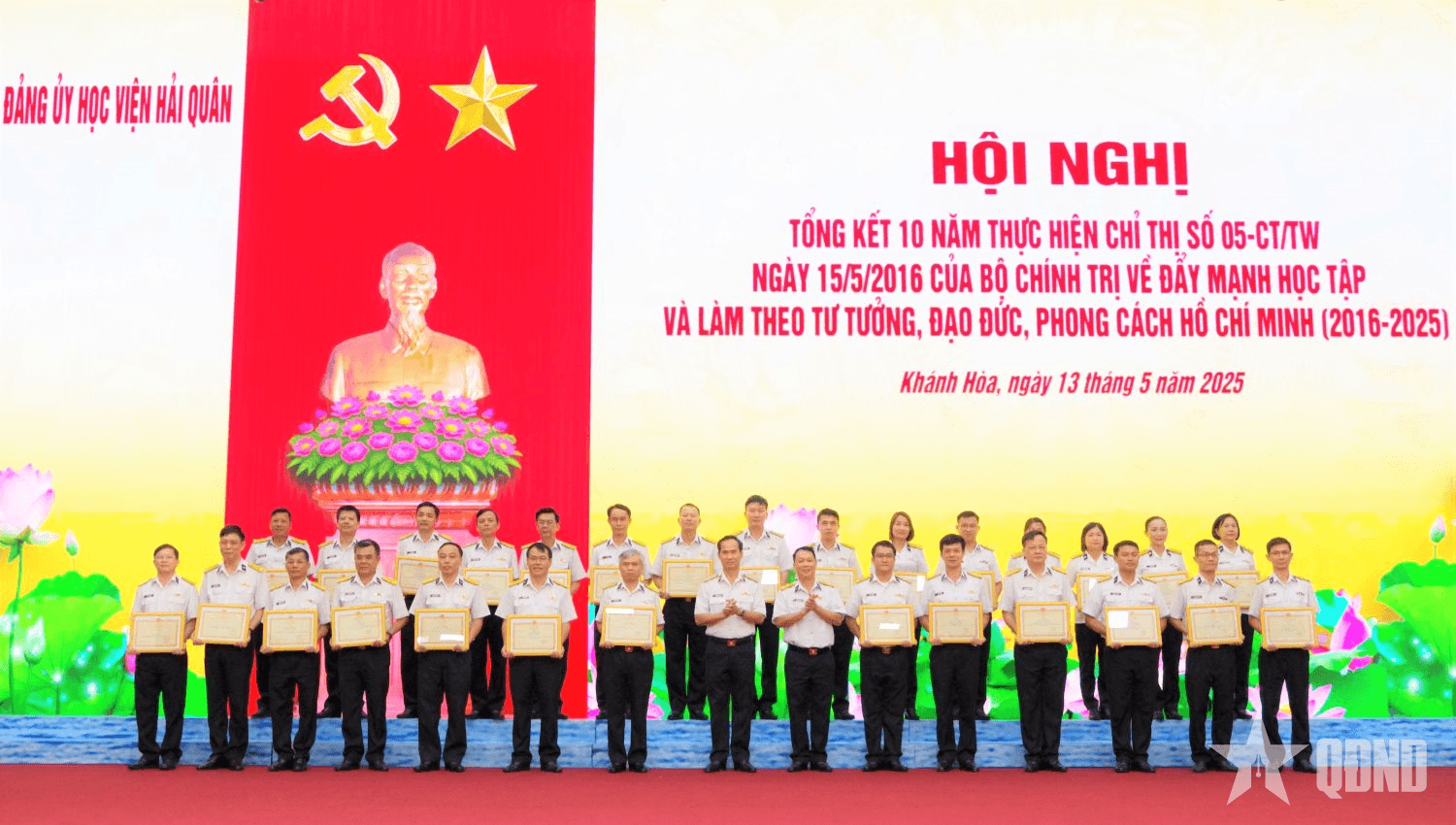 Học viện Hải quân khen thưởng 29 tập thể, cá nhân thực hiện Chỉ thị 05