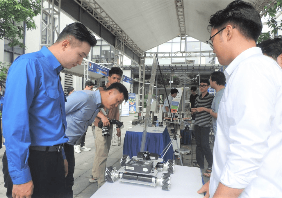 Nhiều sản phẩm công nghệ ấn tượng tại Festival sáng tạo trẻ Thủ đô