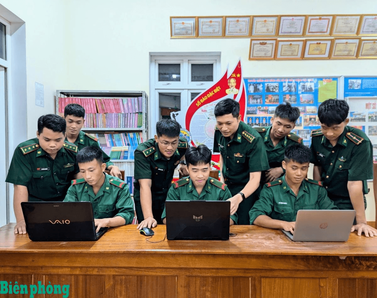 Phổ cập tri thức số cho quân nhân