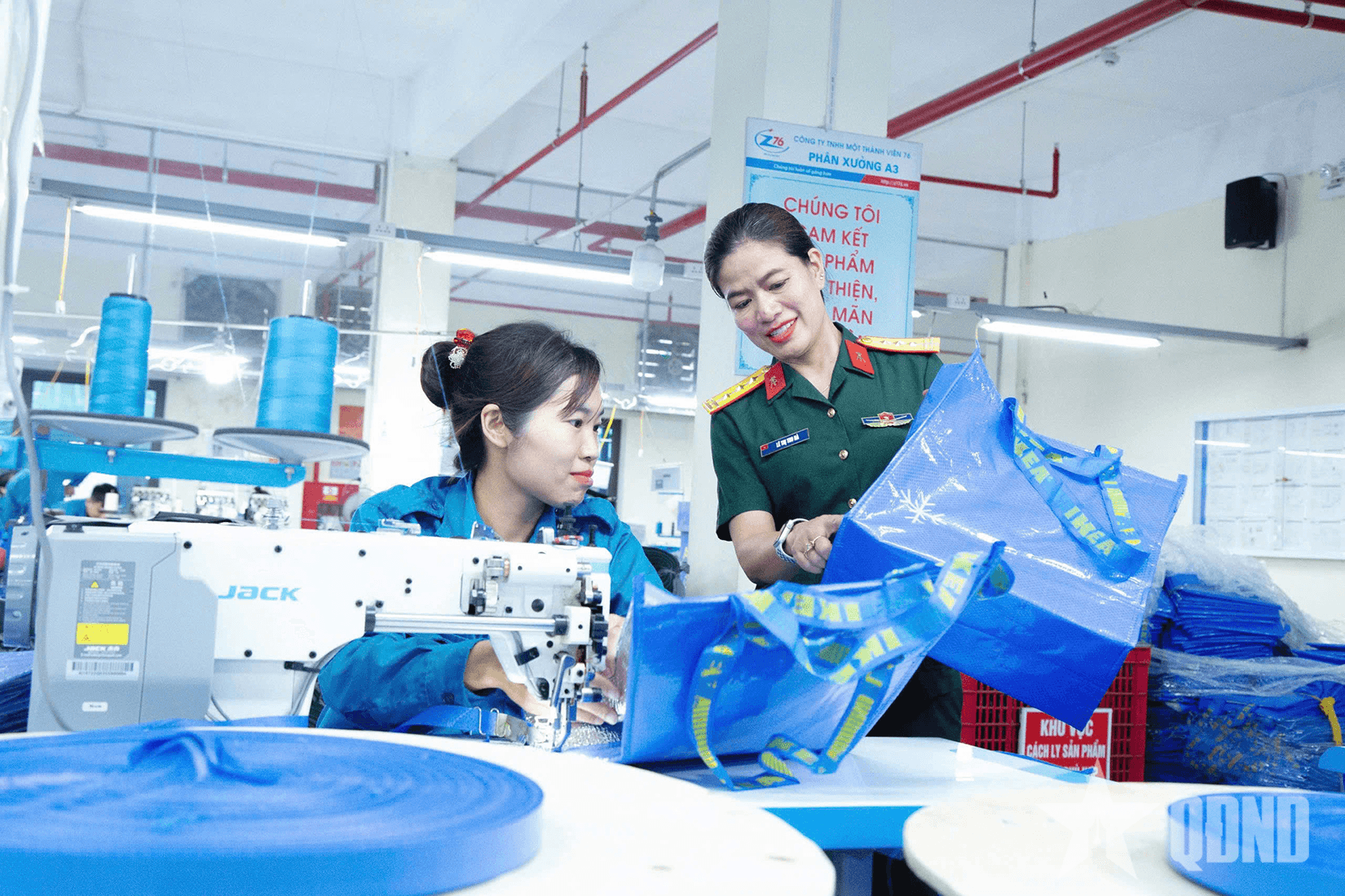 Nữ quản đốc tận tụy, sáng tạo