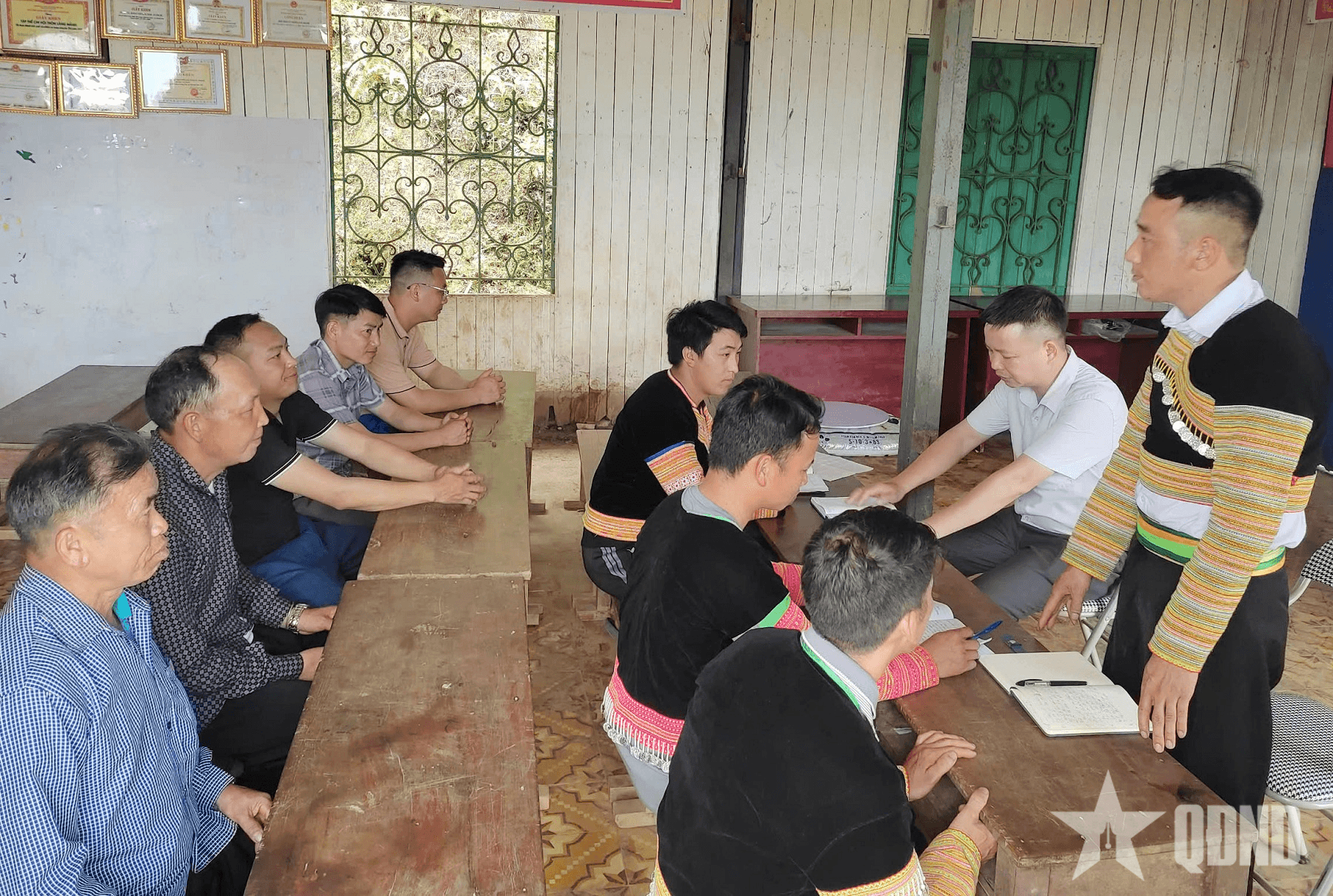 Đảng trong lòng người Mông nơi gập ghềnh đá núi - Bài 1: Không gặp người của Đảng không về