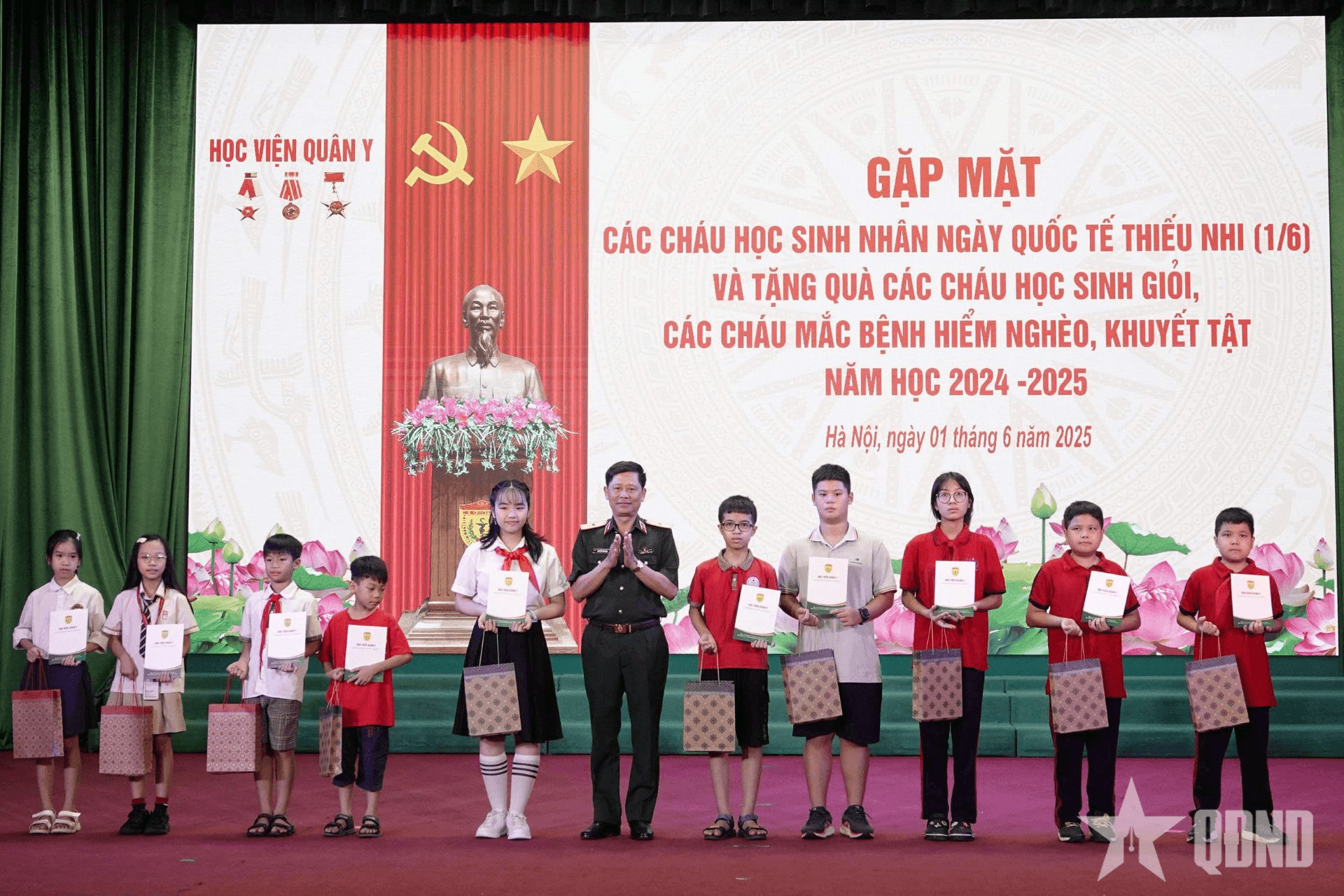 Học viện Quân y tuyên dương hơn 1.400 học sinh giỏi là con em cán bộ, nhân viên