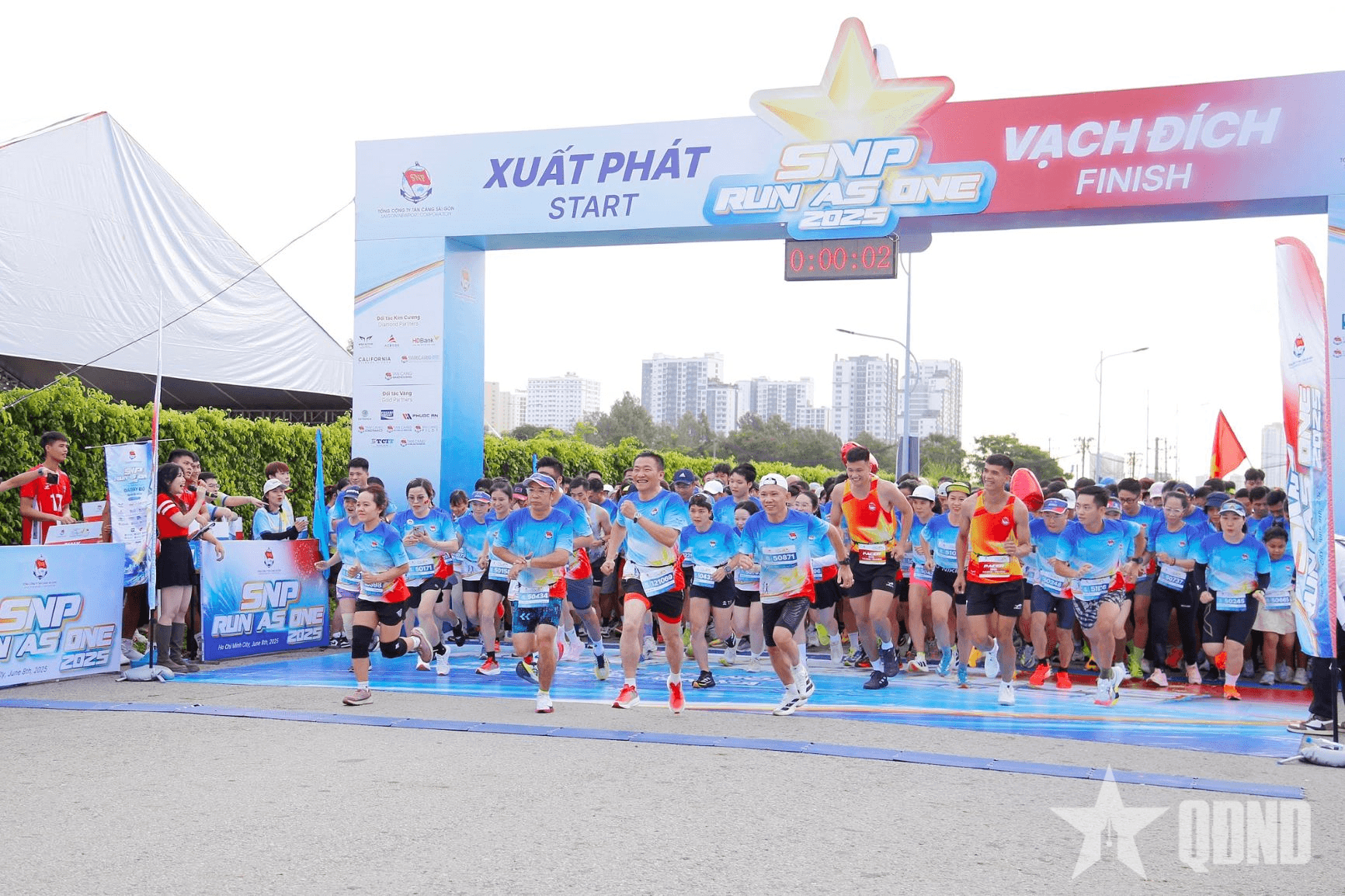 Gần 2.000 vận động viên tham gia Giải chạy bộ “SNP Run As One” năm 2025