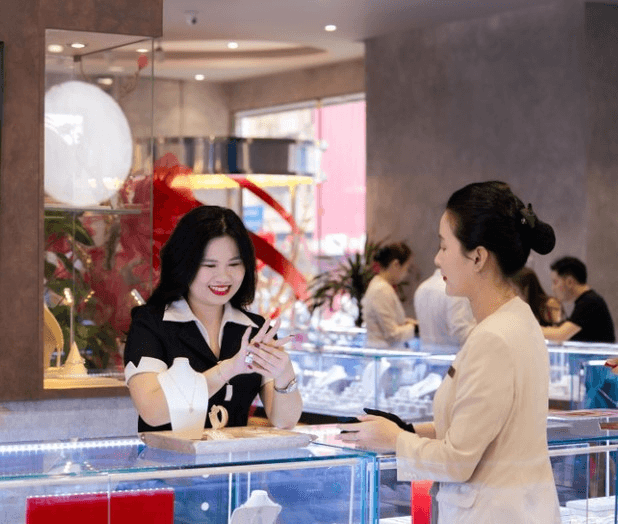Giá vàng hôm nay (11-6): Tăng vọt, vượt 118 triệu đồng/lượng
