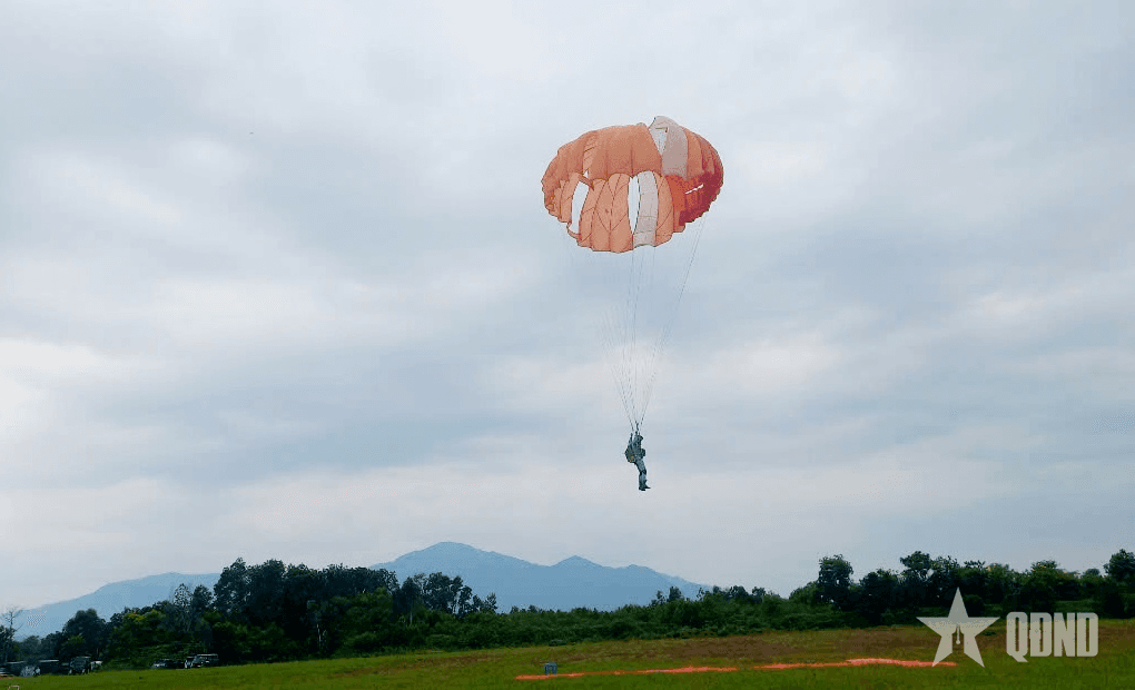 Những “cánh chim vải” dũng mãnh trên bầu trời Hà Nội