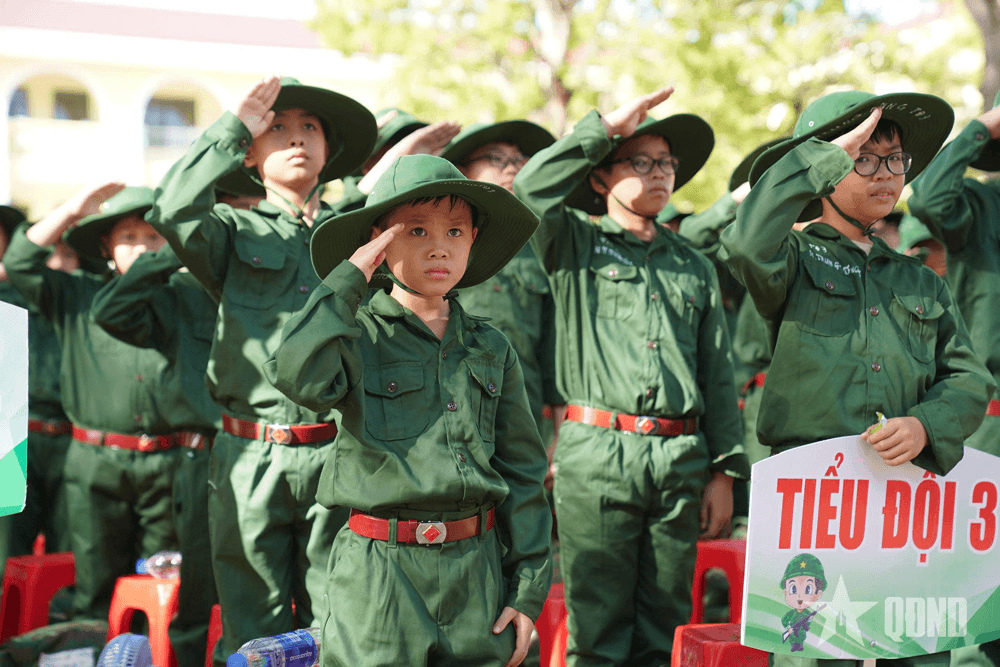 Hơn 140 học sinh tham gia lớp “Học kỳ trong Quân đội” tại Trung đoàn 12 (Sư đoàn 3)