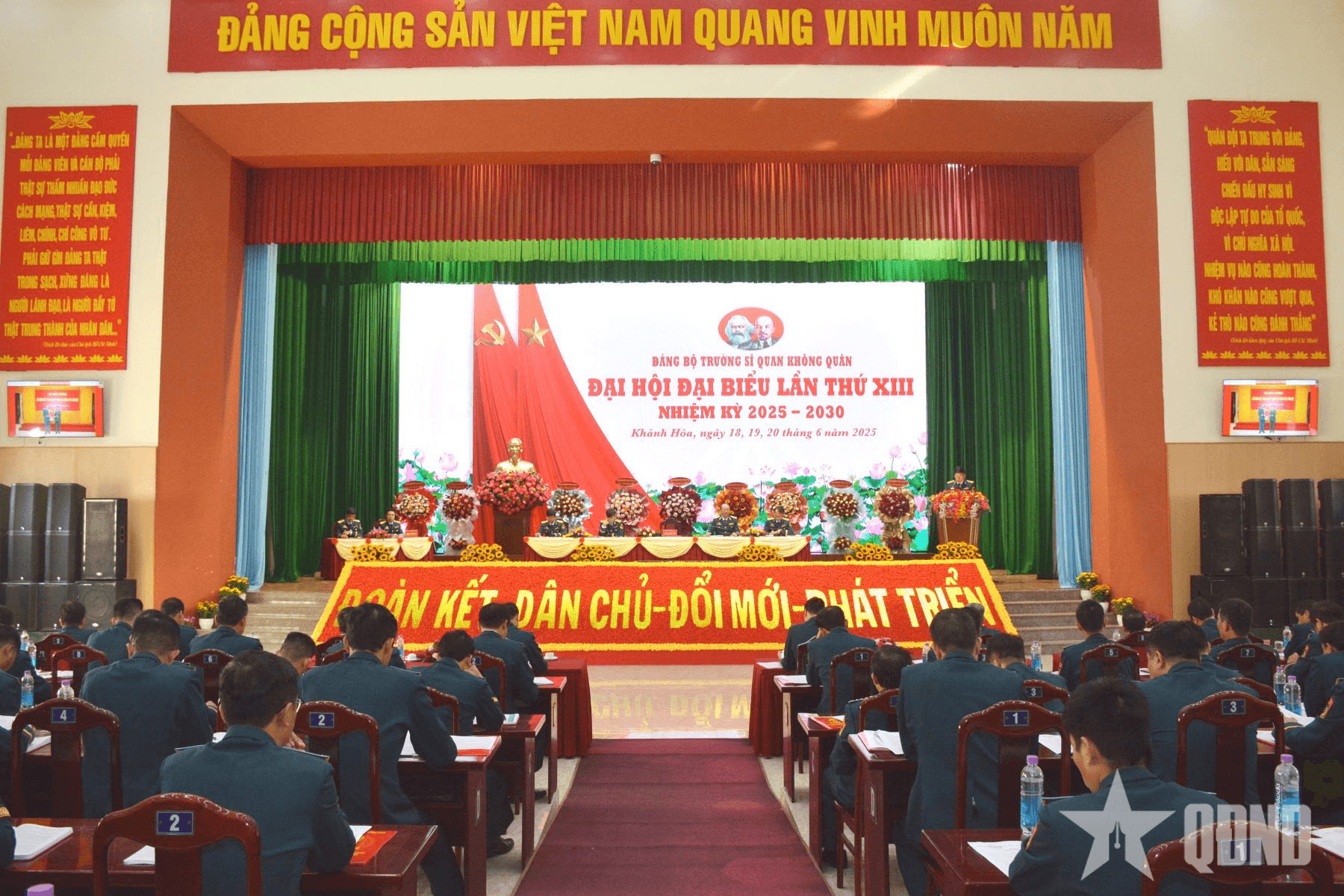 Trường Sĩ quan Không quân đổi mới quá trình đào tạo, làm chủ các loại máy bay mới