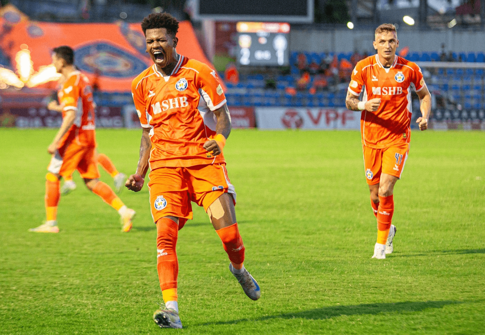 Lịch thi đấu vòng hạ màn V-League 2024-2025: Kịch tính đua trụ hạng