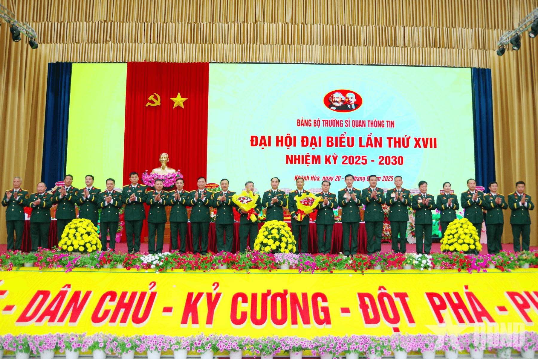 Đảng bộ Trường Sĩ quan Thông tin tổ chức thành công Đại hội đại biểu lần thứ XVII