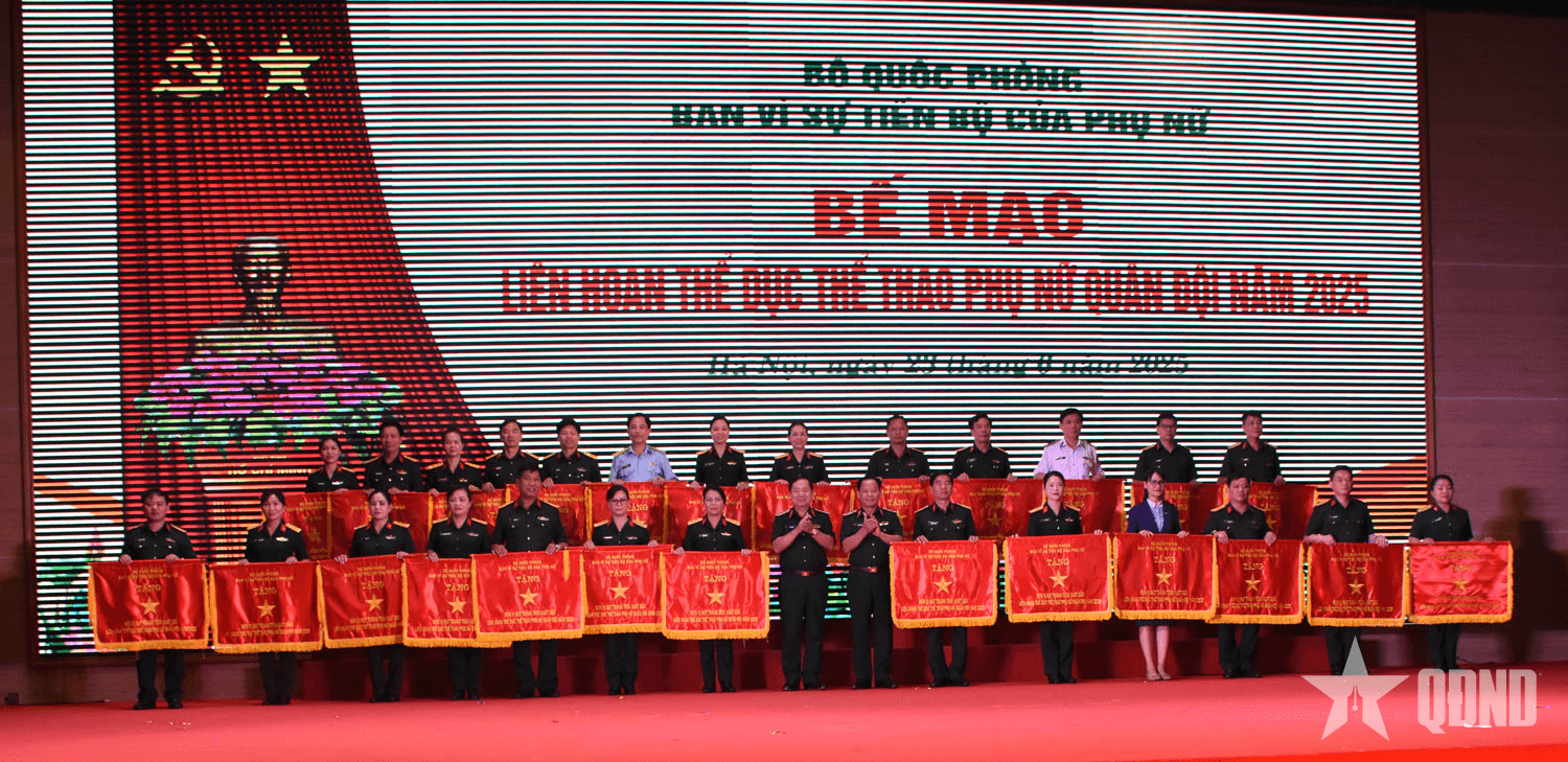 Thượng tướng Lê Huy Vịnh dự bế mạc Liên hoan Thể dục thể thao Phụ nữ Quân đội năm 2025