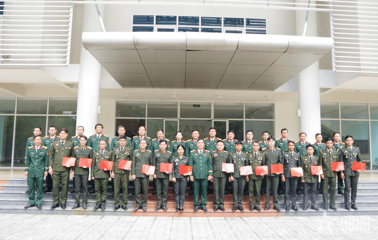 Trường Sĩ quan Thông tin tổ chức Lễ tốt nghiệp cho học viên Lào và Campuchia