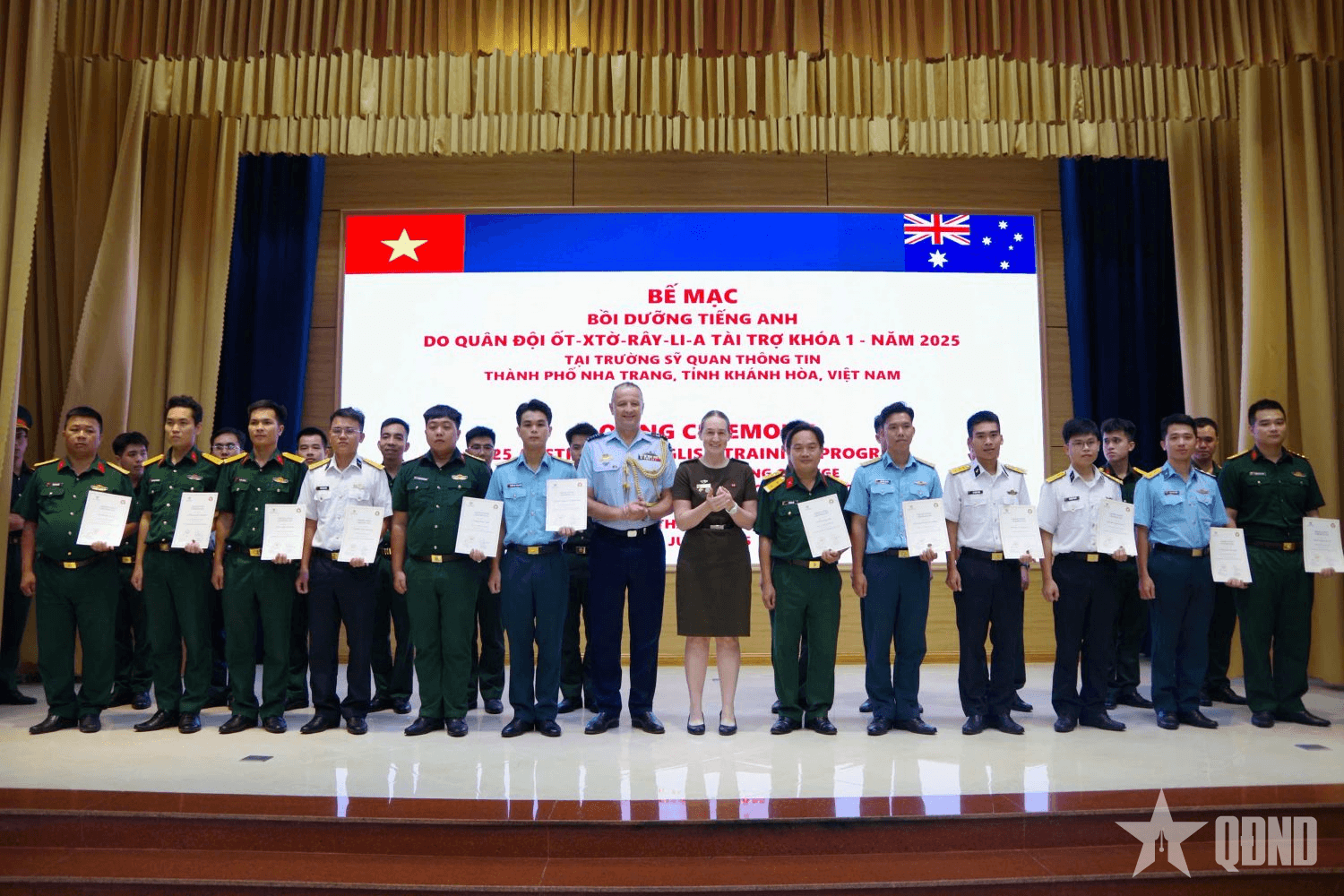 Trường Sĩ quan Thông tin bế mạc khóa học bồi dưỡng tiếng Anh do Quân đội Australia tài trợ